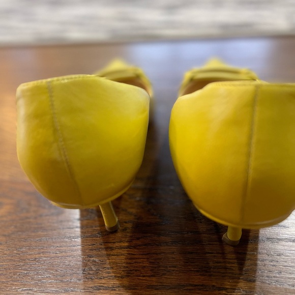 Jimmy Choo Yellow Pointed Heels Size 8 - Picture 6 of 6